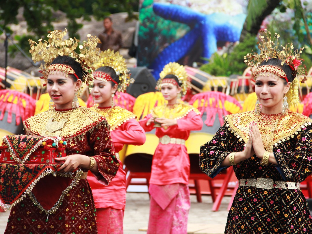 tari sekapur sirih berasal dari