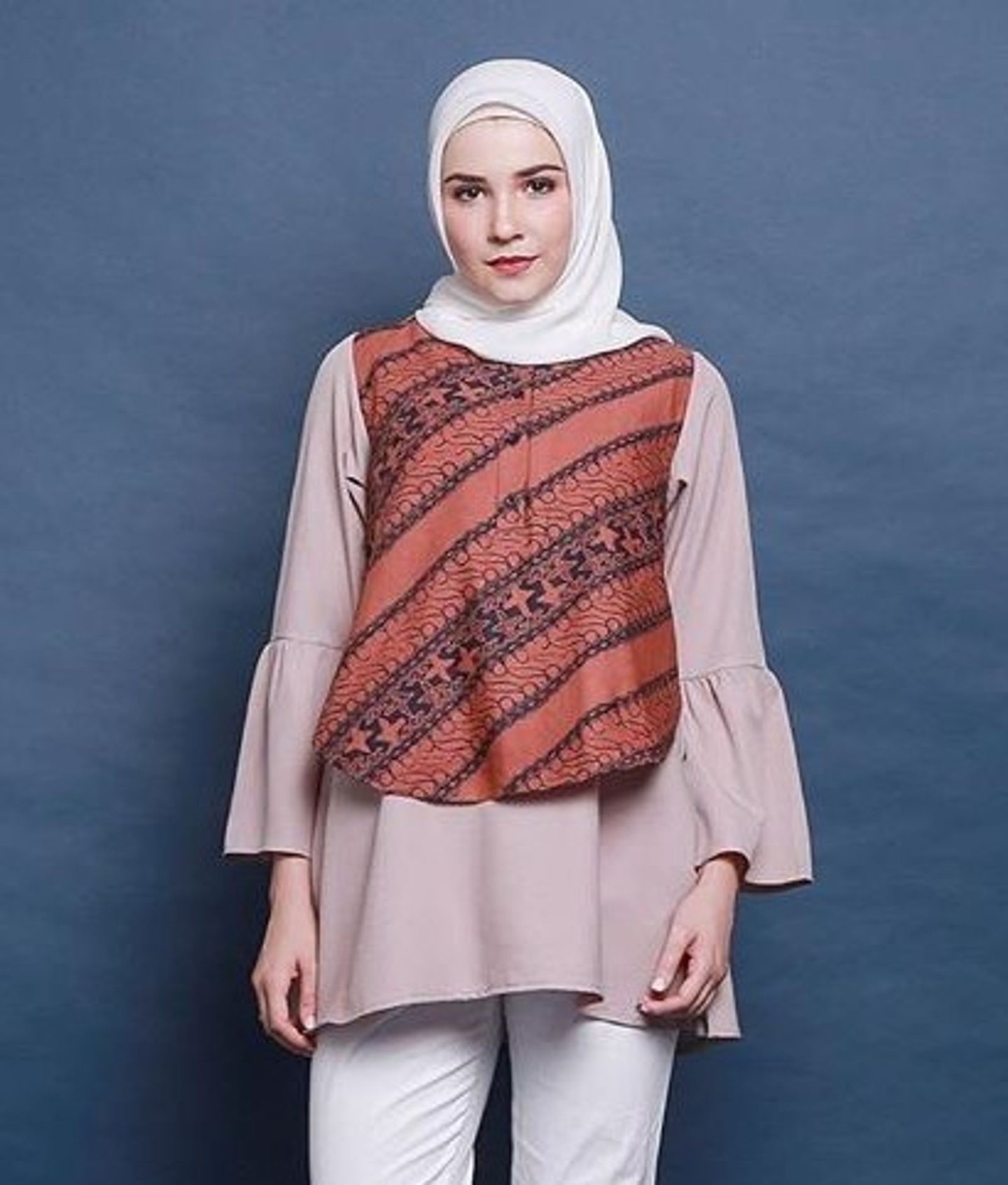 model baju batik kombinasi kain polos untuk wanita terbaru